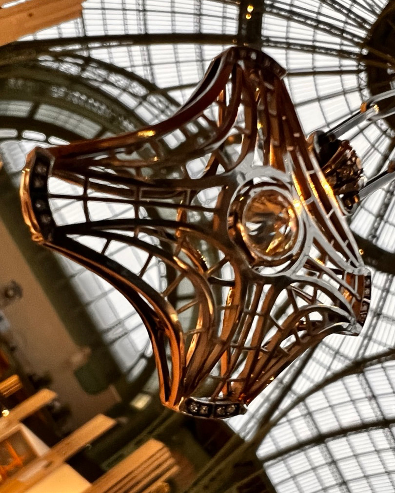 Fabre-pendentif Revelations-Verriere Pendentif PARIS au Grand Palais